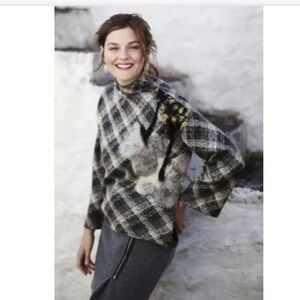 Anthropologie Troubadour Floral Petal Plaid
Sweater